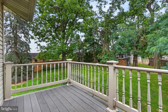 20 LOCUST ST, Talmage, PA 17580