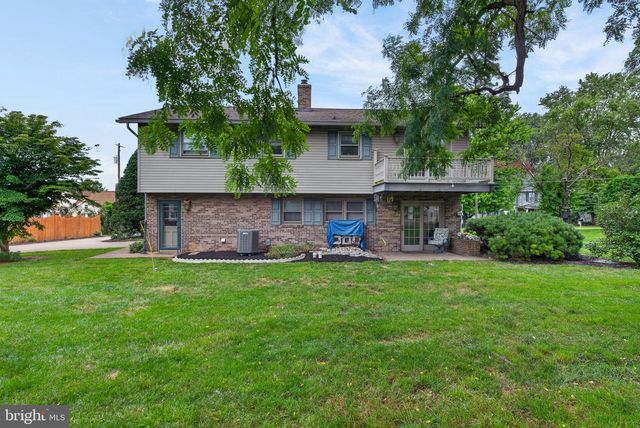 20 LOCUST ST, Talmage, PA 17580