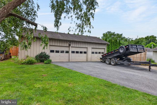 20 LOCUST ST, Talmage, PA 17580