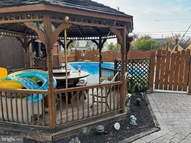 20 LOCUST ST, Talmage, PA 17580