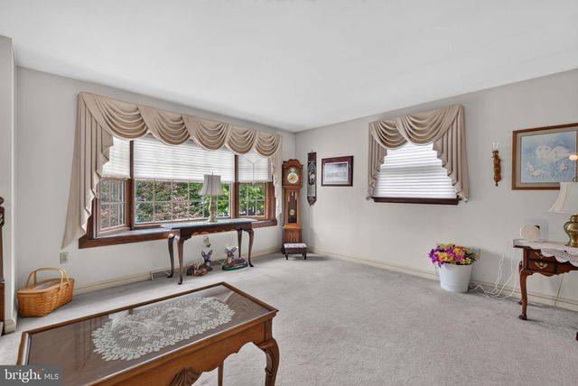 20 LOCUST ST, Talmage, PA 17580