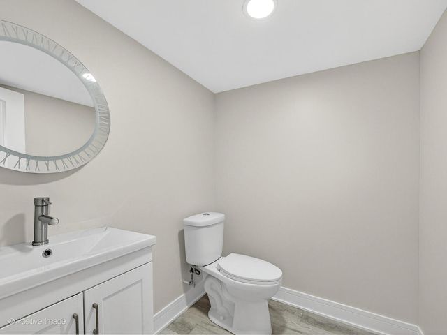 5541 E Celebrity Circle, Hanover Park, IL 60133