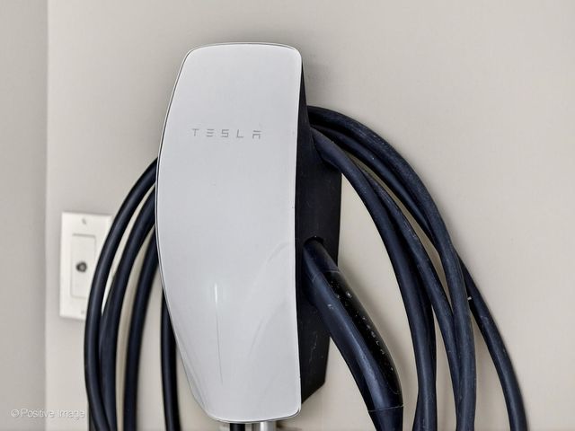 5541 E Celebrity Circle, Hanover Park, IL 60133