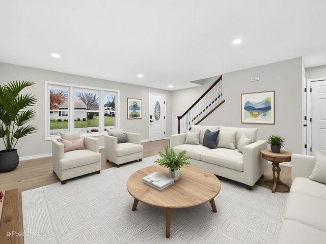 5541 E Celebrity Circle, Hanover Park, IL 60133