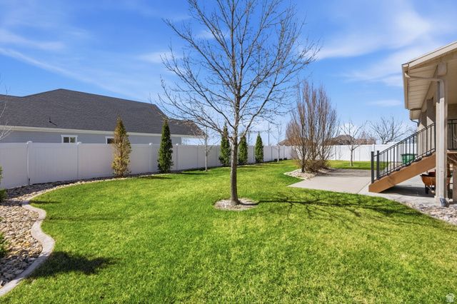 686 WELLINGTON DR, Kaysville, UT 84037