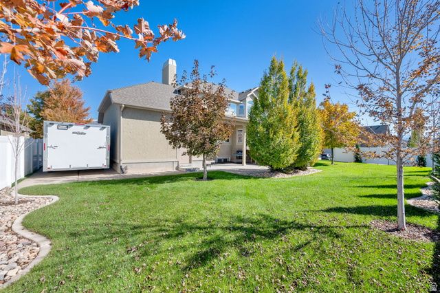 686 WELLINGTON DR, Kaysville, UT 84037
