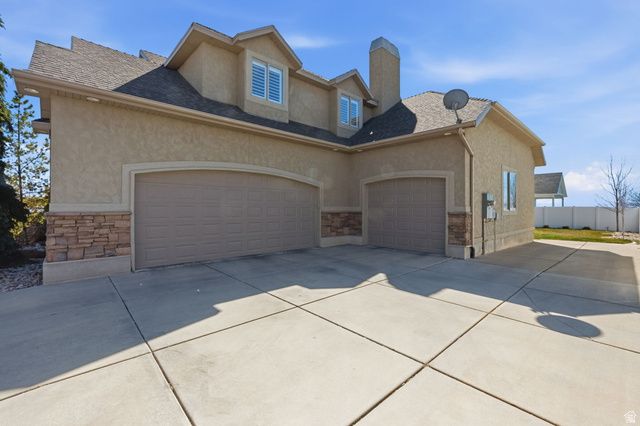 686 WELLINGTON DR, Kaysville, UT 84037