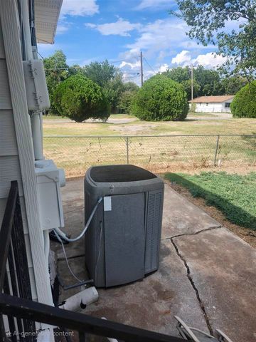 1504 SW 6th St, Lawton, OK 73501