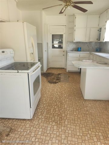 1504 SW 6th St, Lawton, OK 73501