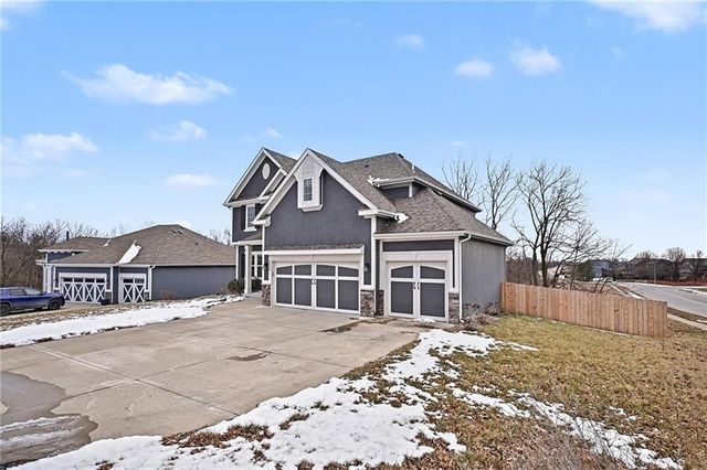 1200 Silverleaf Court, Liberty, MO 64068