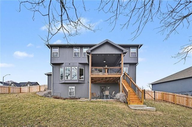 1200 Silverleaf Court, Liberty, MO 64068