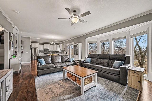 1200 Silverleaf Court, Liberty, MO 64068