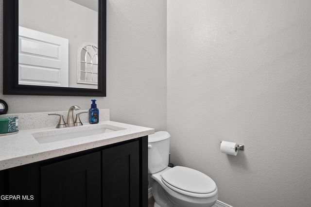 1048 Nepal Sky Street, Horizon City, TX 79928