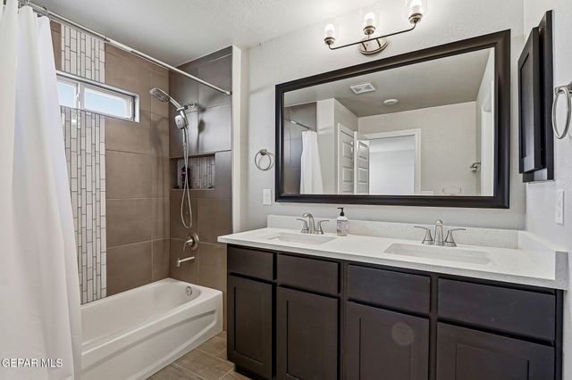 1048 Nepal Sky Street, Horizon City, TX 79928