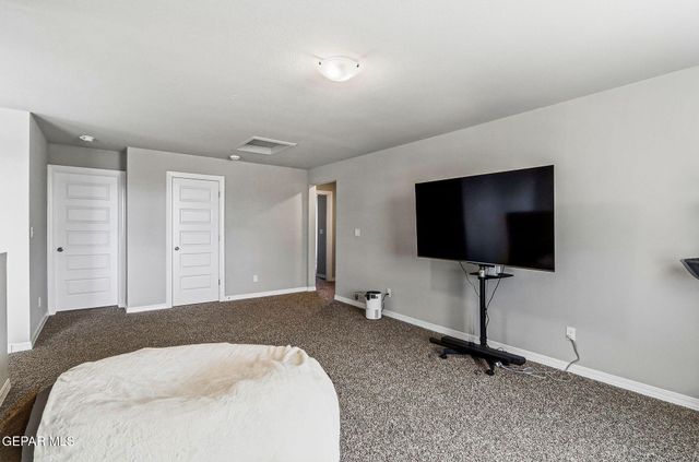 1048 Nepal Sky Street, Horizon City, TX 79928