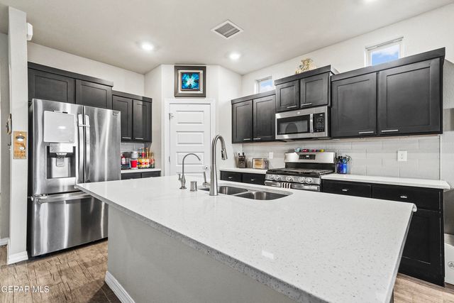 1048 Nepal Sky Street, Horizon City, TX 79928