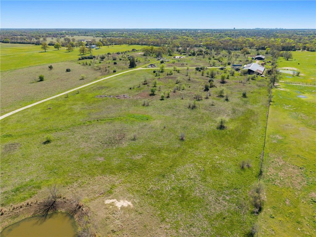8560 Grassbur Road, Bryan, TX 77808 — photo 4