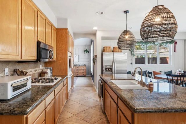 561 Chesterfield Circle, San Marcos, CA 92069