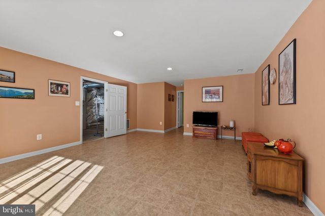 8953 CHAPEL AVE, Ellicott City, MD 21043