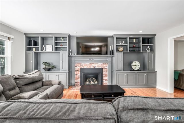 23 Meredith Lane, New Milford, CT 06776