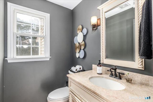 23 Meredith Lane, New Milford, CT 06776