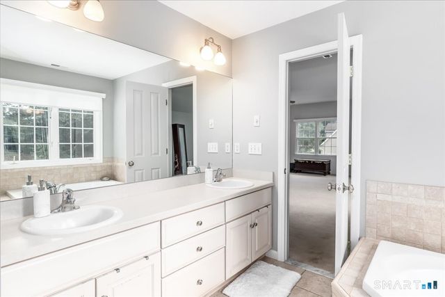 23 Meredith Lane, New Milford, CT 06776