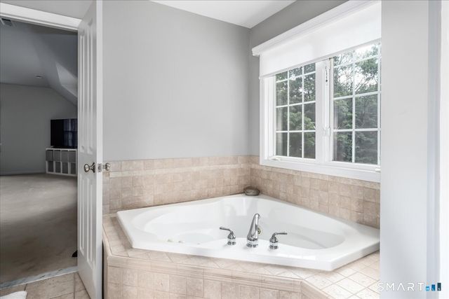 23 Meredith Lane, New Milford, CT 06776