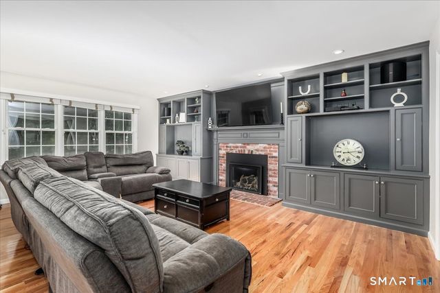 23 Meredith Lane, New Milford, CT 06776