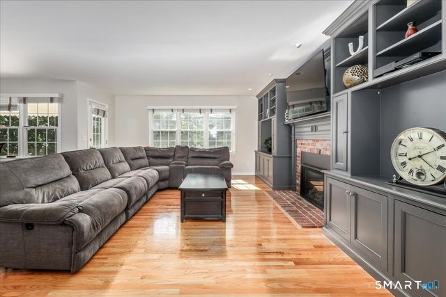 23 Meredith Lane, New Milford, CT 06776
