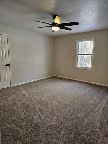 108 Cedar Street, Smithville, MO 64089