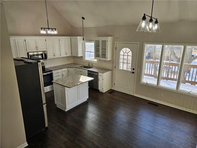 108 Cedar Street, Smithville, MO 64089