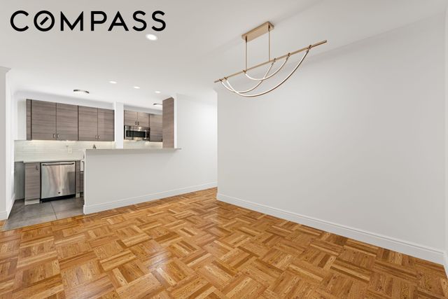302 E 88th St Apt 2G, New York City, NY 10128