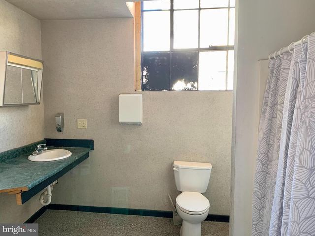 218 E MADISON ST, Lancaster, PA 17602