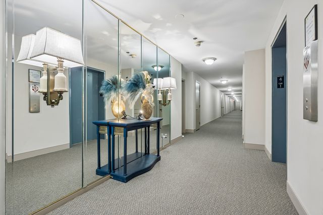 4601 W Touhy Avenue 412, Lincolnwood, IL 60712