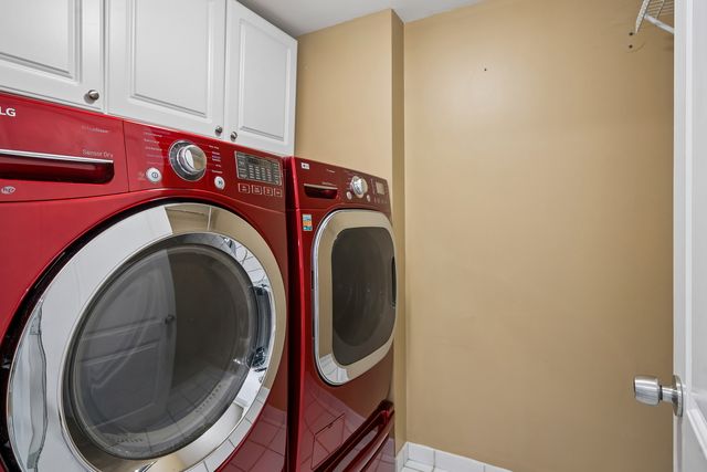 4601 W Touhy Avenue 412, Lincolnwood, IL 60712