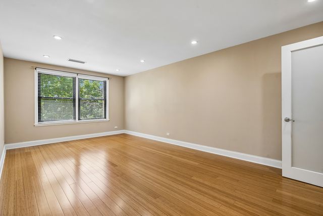 4601 W Touhy Avenue 412, Lincolnwood, IL 60712