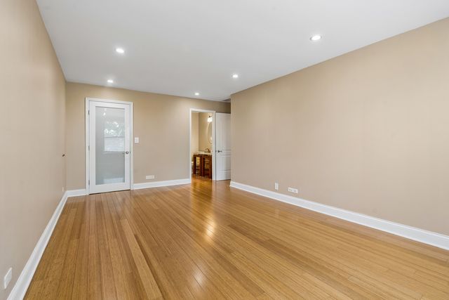 4601 W Touhy Avenue 412, Lincolnwood, IL 60712