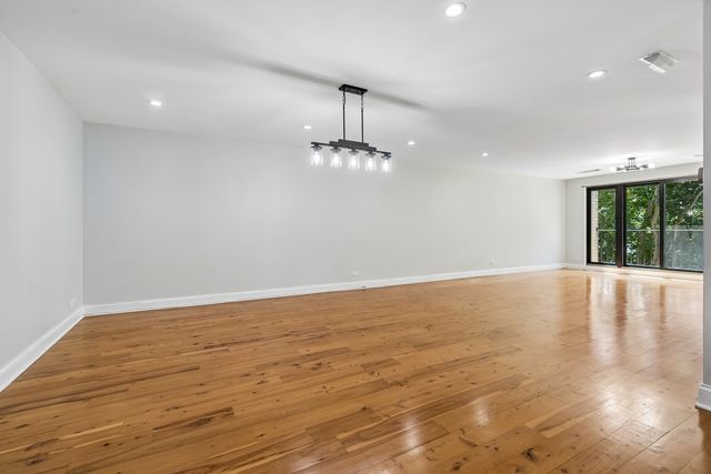 4601 W Touhy Avenue 412, Lincolnwood, IL 60712