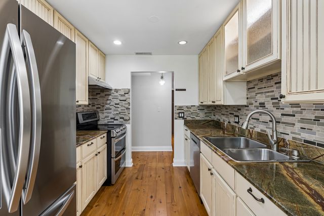 4601 W Touhy Avenue 412, Lincolnwood, IL 60712