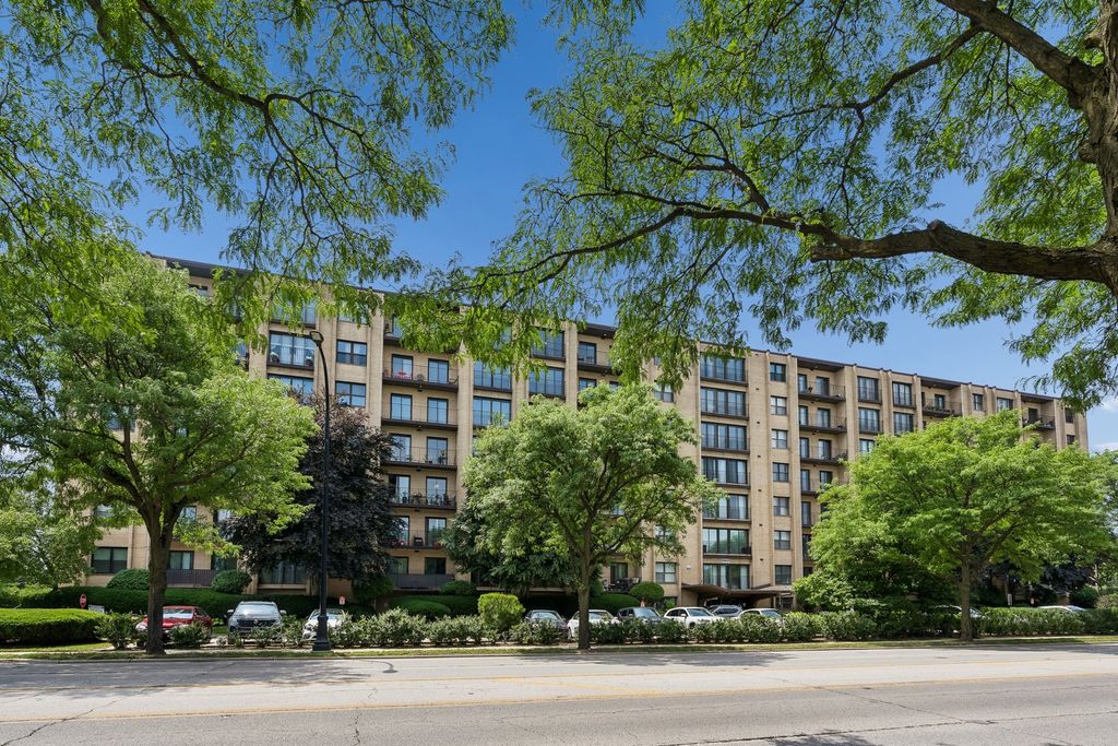 4601 W Touhy Avenue 412, Lincolnwood, IL 60712