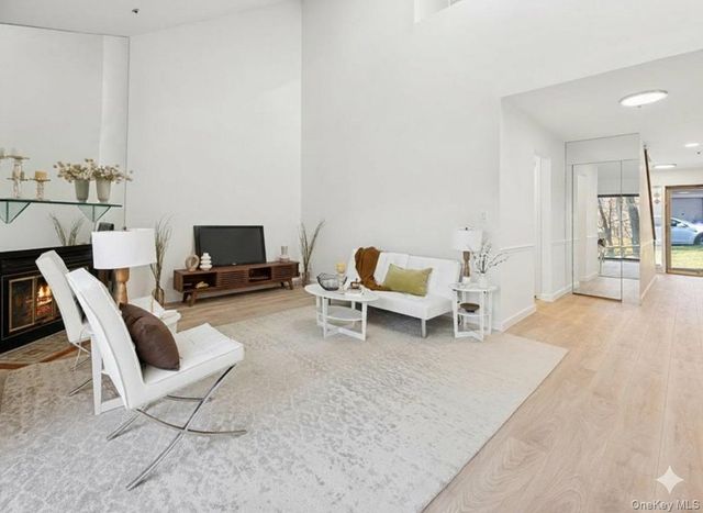 801 Hunters Run, Dobbs Ferry, NY 10522