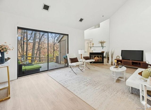 801 Hunters Run, Dobbs Ferry, NY 10522