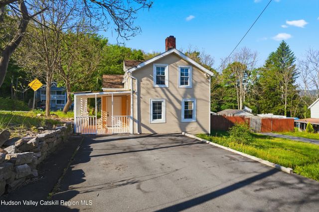 31 Chapel Street, Ellenville, NY 12428