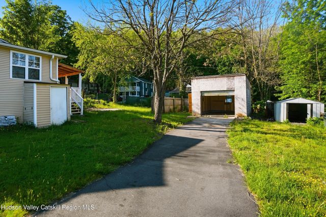 31 Chapel Street, Ellenville, NY 12428