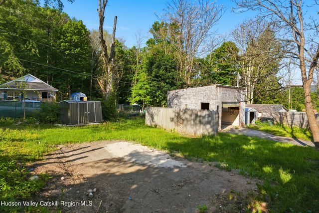 31 Chapel Street, Ellenville, NY 12428