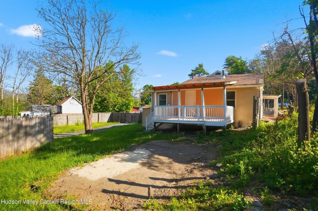 31 Chapel Street, Ellenville, NY 12428