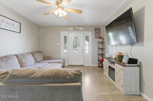 1923 N 44TH Place, Phoenix, AZ 85008