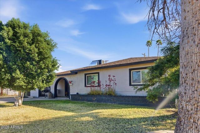 1923 N 44TH Place, Phoenix, AZ 85008