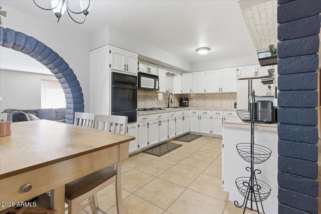 1923 N 44TH Place, Phoenix, AZ 85008