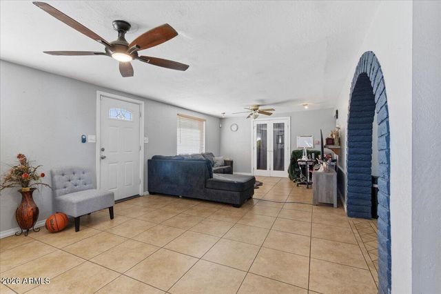 1923 N 44TH Place, Phoenix, AZ 85008